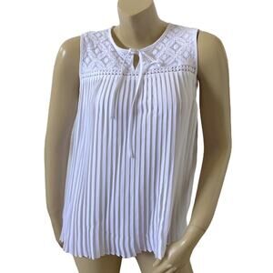 Hope & Harlow Womens Small White Pleated Sleeveless Blouse Lace Keyhole Top